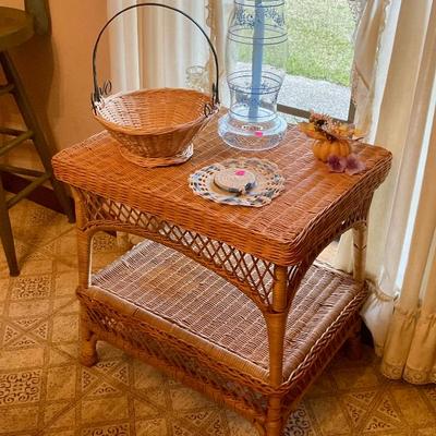 Sale Photo Thumbnail #54: Wicker table