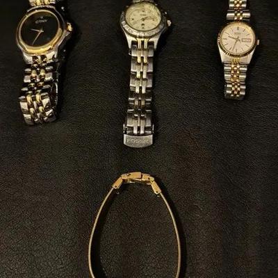 Lot of 4 Women’s Watches – Fossil, Seiko, CTNY & Gold-Tone Bracelet Watch