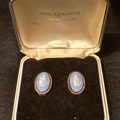 Vintage Wedgwood Jasperware Cameo Earrings – Portland Vase Motif – Boxed, Made in England
