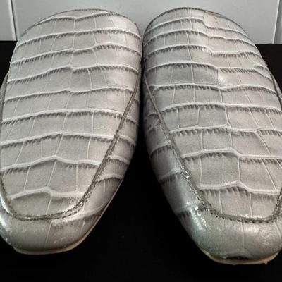 Dolce Vita CLEAR Women’s Croc-Embossed Mule Flats – Silver/Gray – Size 8
