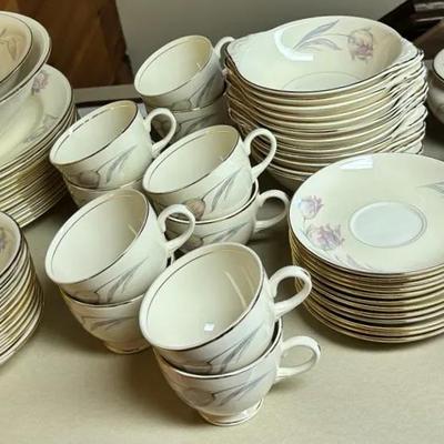 Homer Laughlin Eggshell Nautilus China Set, “Tulip" Pattern, Vintage Dinnerware Made In USA