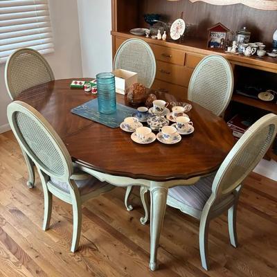 Light Blue Vintage Dining Table W/ 1 Leaf & 5 Matching Chairs Tea Cups & Assorted Glassware