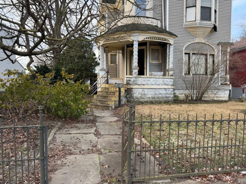 Sale Photo Thumbnail #4