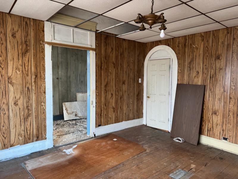 Sale Photo Thumbnail #41