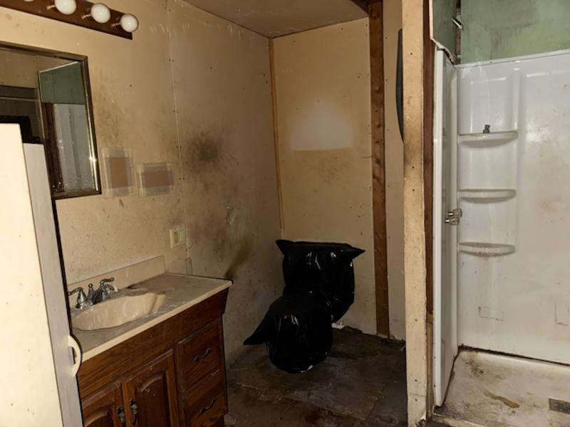 Sale Photo Thumbnail #25