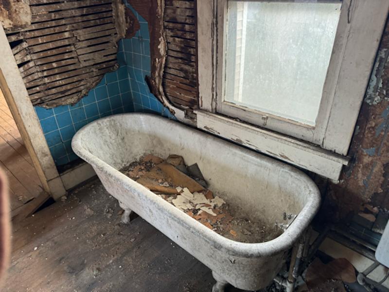 Sale Photo Thumbnail #48