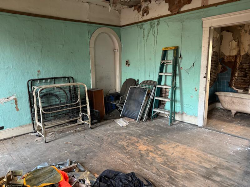 Sale Photo Thumbnail #50