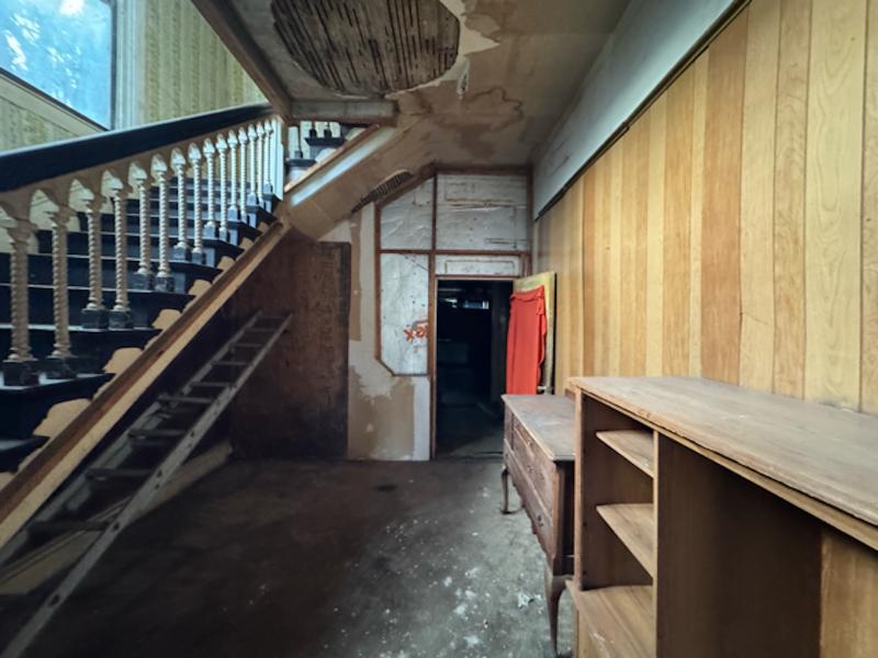 Sale Photo Thumbnail #33