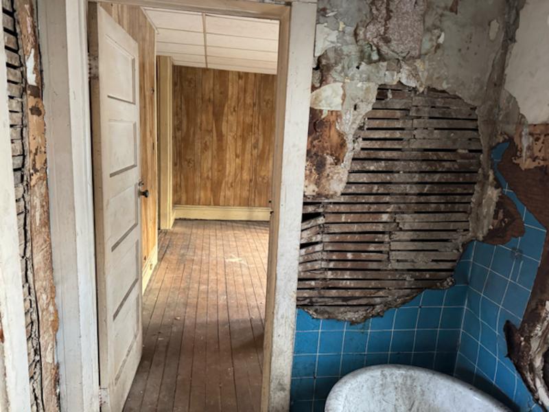 Sale Photo Thumbnail #47