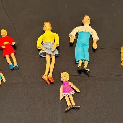 6 Family Miniature Doll House Figures Dolls & Lucy Locket “Liz” 1967 Figurine In Package