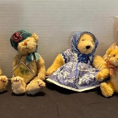 5 Vintage Collectible Teddy Bears - Dressed Up, Muffy “Dutch Treat” #4327/4328, Bows & Clothes