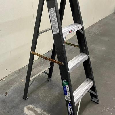 Gray 4 Ft Werner Stepladder 
