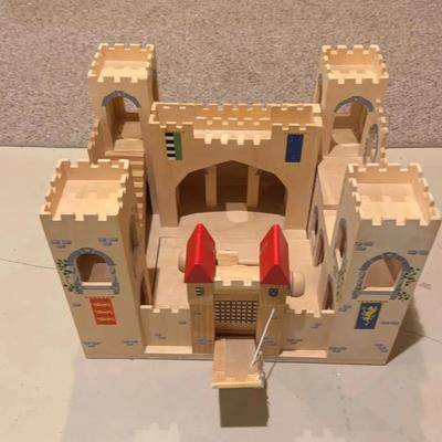 Melissa & Doug Wood Castle Play set