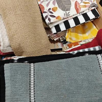 Kitchen Towel And Linen Lot
