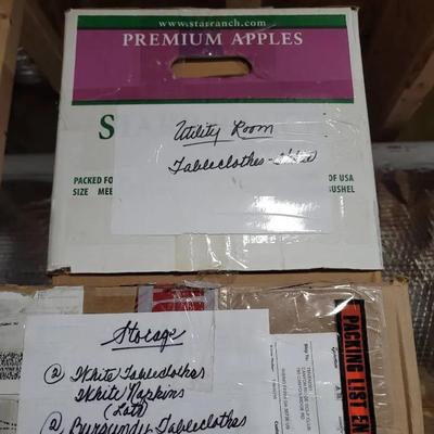 Burgundy Green White Tablecloths And Napkins Commercial Grade