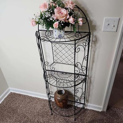 Contents Of Bathroom: Over Toilet Shelf, Decorative Items, Photo Prints, Paper Products, Trash Can