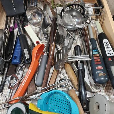 Kitchen Utensil Lot - Digital Meat Thermometers, Ladles, Ice Cream Scoops, etc