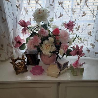 Pink and Purple Desk or Mantle Decor Lot - Flowers Coasters and Note Pads