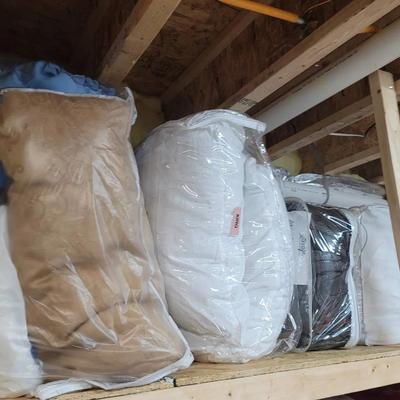 Large Lot Bedding Blankets Linens Mixed Size Age