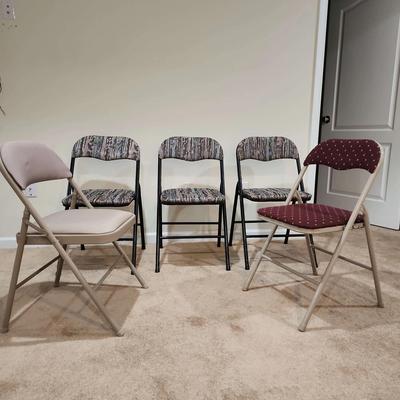 Metal Folding Chairs with Cushions - 5 Pc