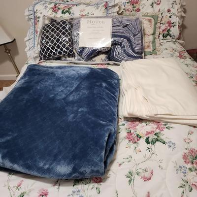 Blue and White Bedspread Set of Mixed Sizes
