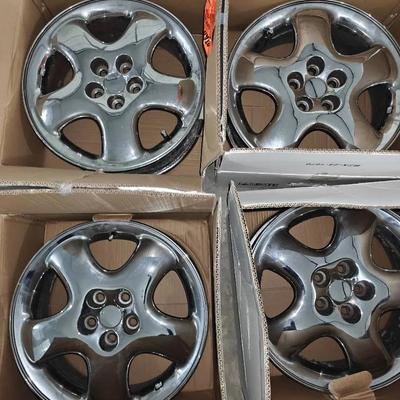 Set of 16" Aluminum Alloy Rims with Chrome Finish and Misc. Tote