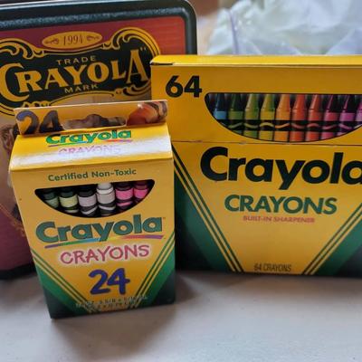 Crayola Tin and Crayons Retro 1990s Lot - 64 and 24 Pack