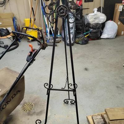 Classical Metal Display Easel 