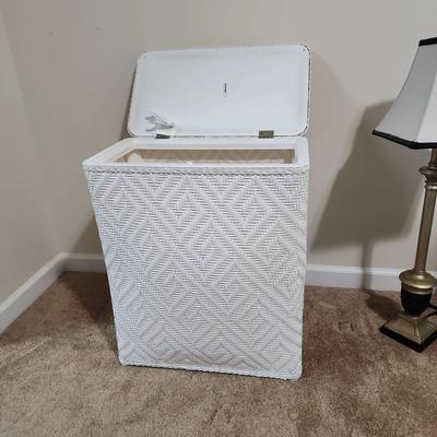 Wicker White Laundry Hamper - Vintage