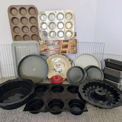 Bakers Dream * Large Assortment of Bakeware, Cooling Racks & Specialty Pans
