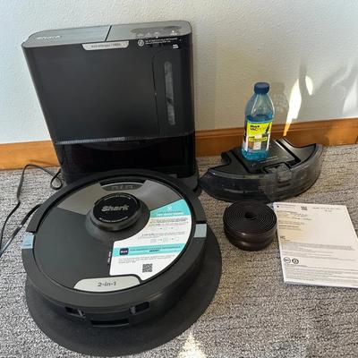 Shark 2-in-1 Robot Vacuum & Mop with Self-Empty Base – HEPA – Works Great