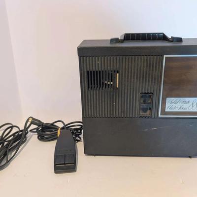 Vintage Kodak Slide Projector – Solid State Auto-Focus 880 with Remote & Power Cord