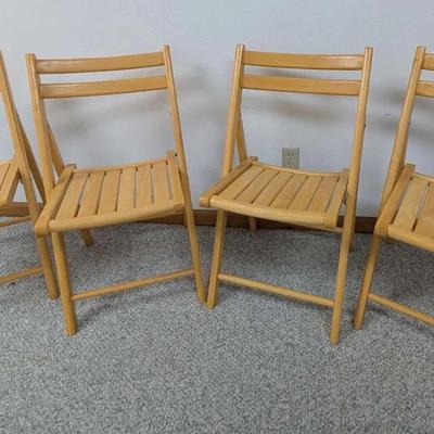 Set of 4 Wooden Folding Chairs – Light Finish (Made in Thailand)