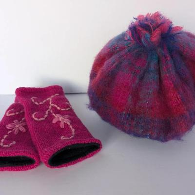 John Hanly & Co. Ltd Wool Knit Hat with Embroidered Fingerless Gloves