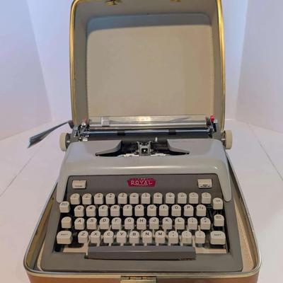 Vintage Royal Portable Typewriter with Hard Carrying Case