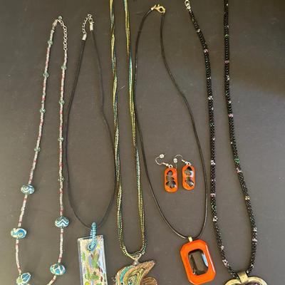 Art Glass Jewelry – Necklaces & Earrings with Pendants, Beaded & Lampwork Styles