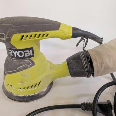Ryobi Orbital Sander with Assorted 5" Sanding Discs