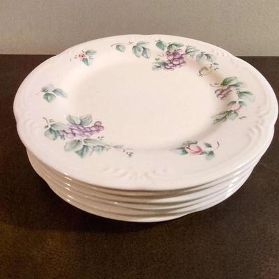 Pfaltzgraff Grapevine Plate