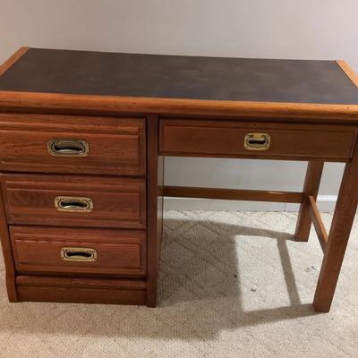 Vintage Young Hinkle Oak Desk