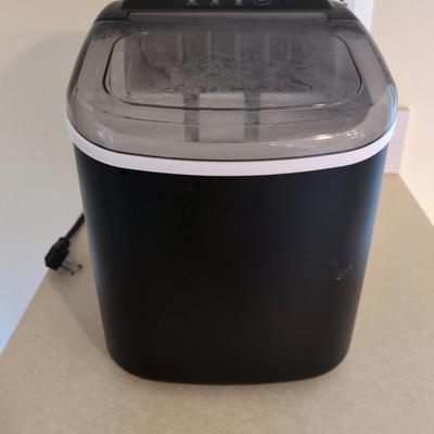 Coward Countertop Ice Maker