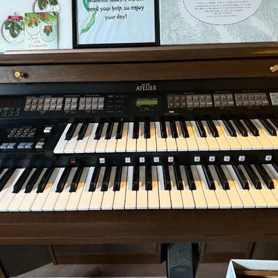 Sale Photo Thumbnail #111: Roland AT-70