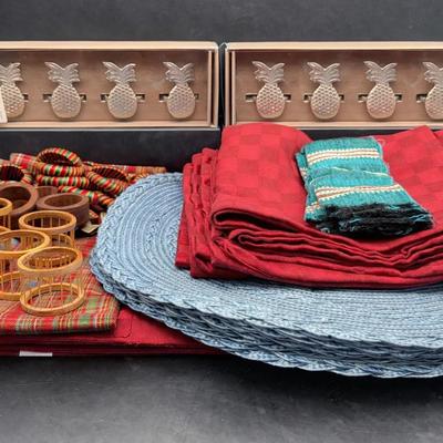 Mixed Tabletop Linens & Napkin Rings