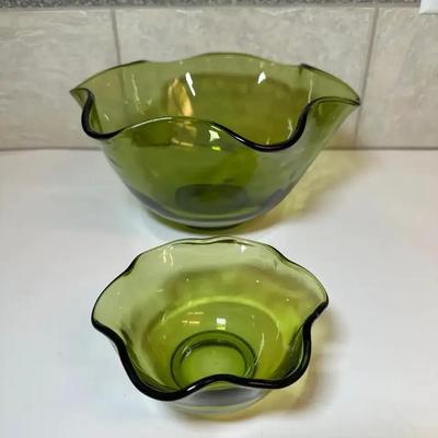 Olive Green Vintage Ruffle Bowls Chip & Dip Set