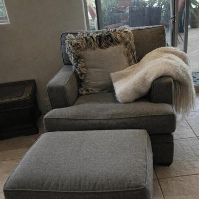 Crate&Barrel Oversized Comfy Chair w/Ottoman