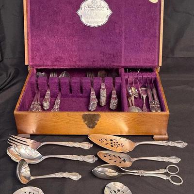 Rogers Bros, Heritage Dinnerware In Case 