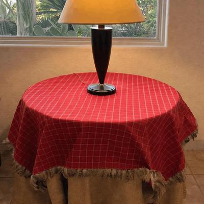 Table w/Lamp and Premium Linens