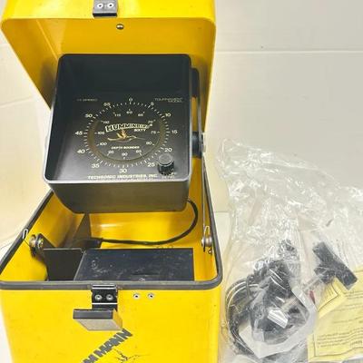 "Humminbird" Sixty Flasher Fish Finder with Scanpak Kit