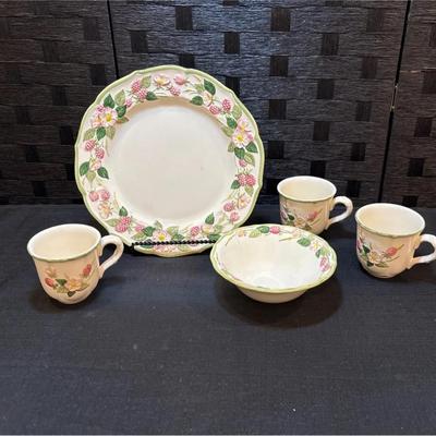 Poppy Trail by METLOX, 1175 Made in CA - Plate, Bowl, 3 Teacups