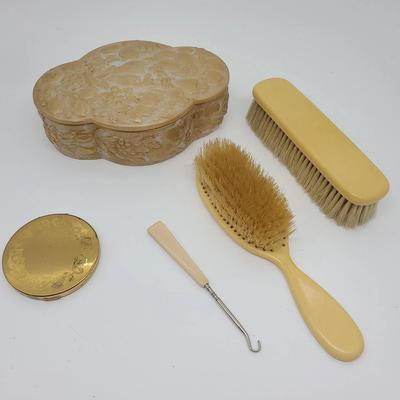 Vintage And Antique Vanity Items