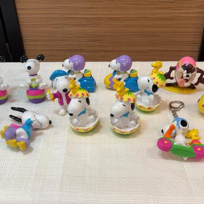 Easter Snoopy Figures 